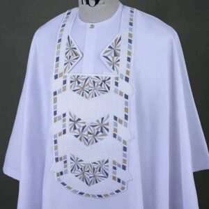 White Agbada With Gold Design| Wedding Agbada Style For Men| White Agbada Design| Wedding Agbada Style| Wedding White Agbada| Traditional Wedding Attire