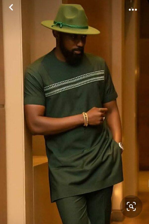 Olive Green Kaftan Wear With Off Wine Design | Short Sleeve Senator Style For Guys | Latest Senator Style For Men | Latest Senator Wears
